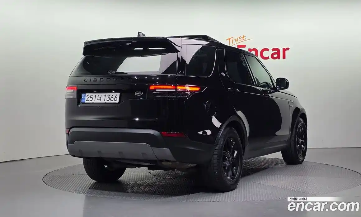 Land Rover Discovery 2019 2.0 Автомат в Москве № 198203, фото 1