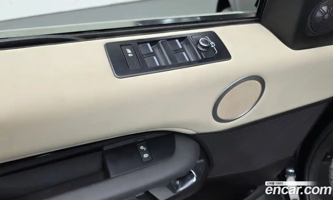 Land Rover Discovery 2019 2.0 Автомат в Москве № 198203, фото 16