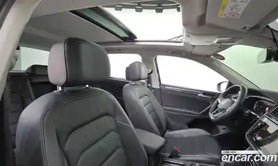 Volkswagen Tiguan 2023 2.0 Автомат в Москве № 199045, миниатюра 12