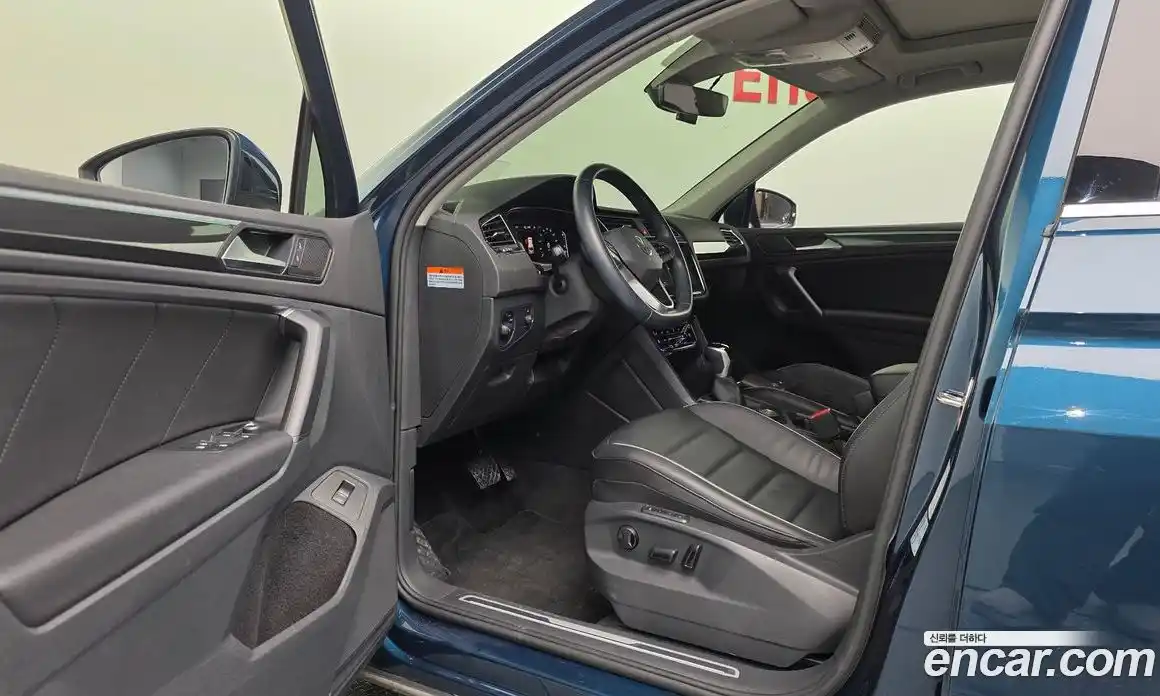 Volkswagen Tiguan 2023 2.0 Автомат в Москве № 199045, фото 13