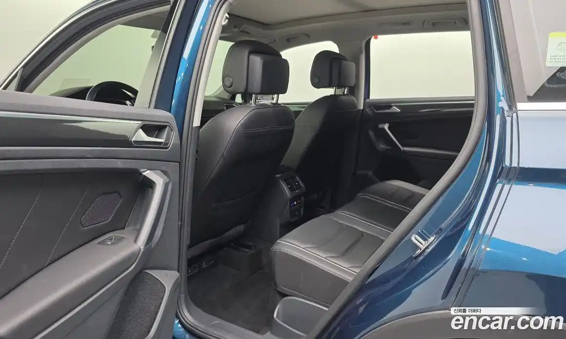 Volkswagen Tiguan 2023 2.0 Автомат в Москве № 199045, фото 17