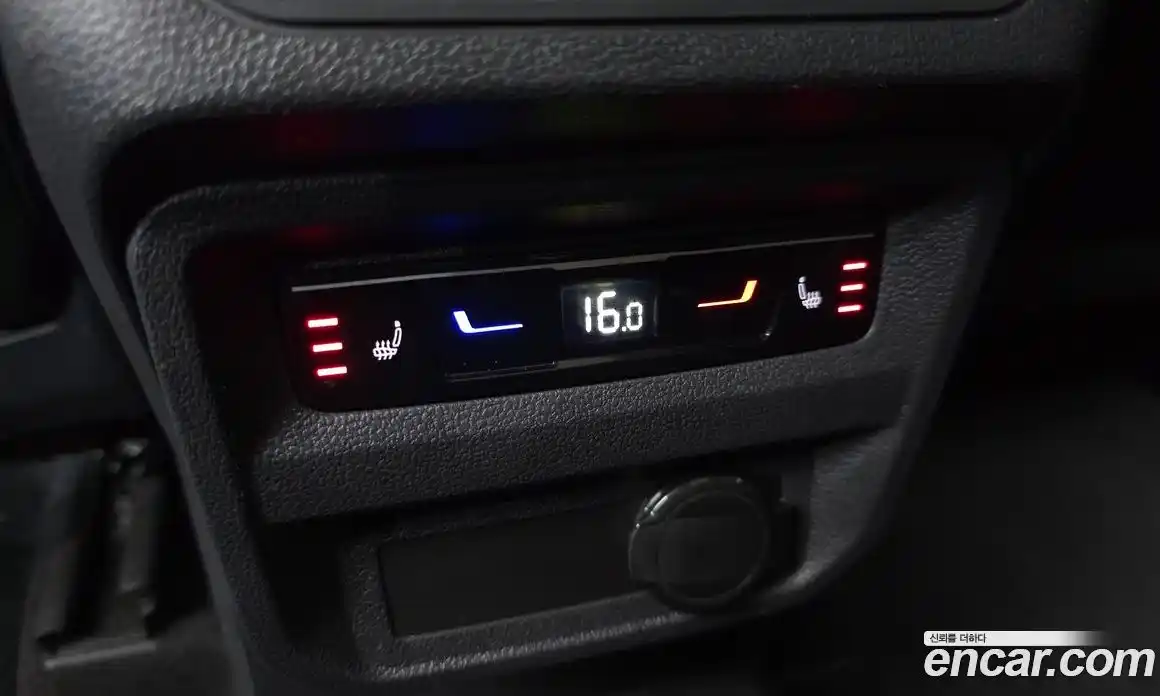 Volkswagen Tiguan 2023 2.0 Автомат в Москве № 199045, фото 18