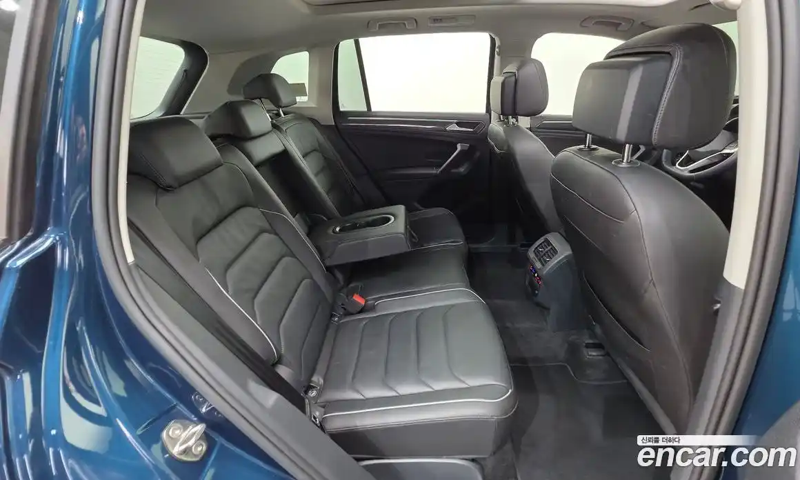 Volkswagen Tiguan 2023 2.0 Автомат в Москве № 199045, фото 19