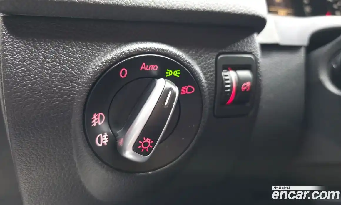 Volkswagen Tiguan 2014 2.0 Автомат в Москве № 199134, фото 4