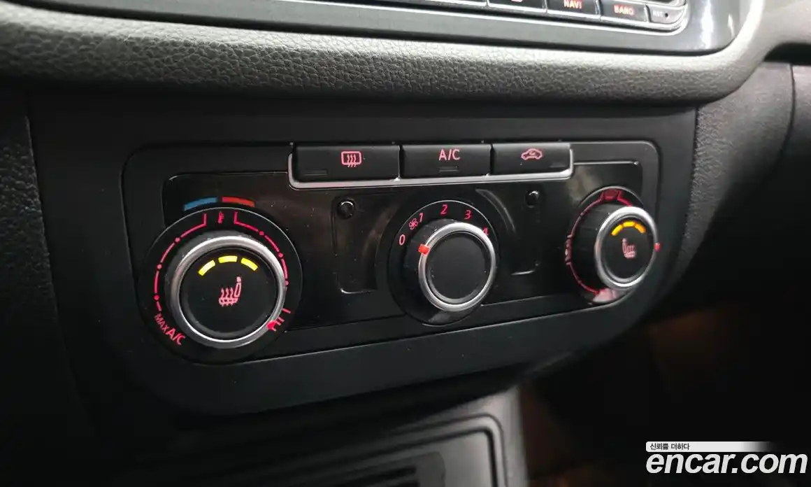 Volkswagen Tiguan 2014 2.0 Автомат в Москве № 199134, фото 9