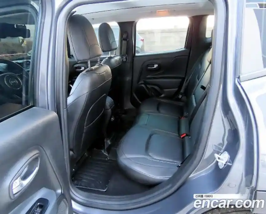 Jeep Renegade 2022 1.3 Автомат в Москве № 199430, фото 12