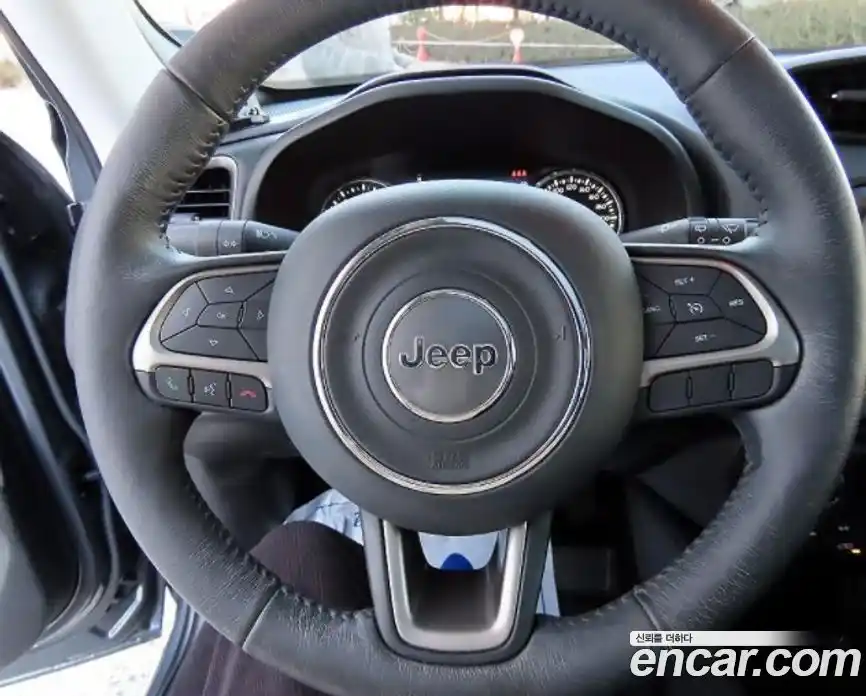 Jeep Renegade 2022 1.3 Автомат в Москве № 199430, фото 10