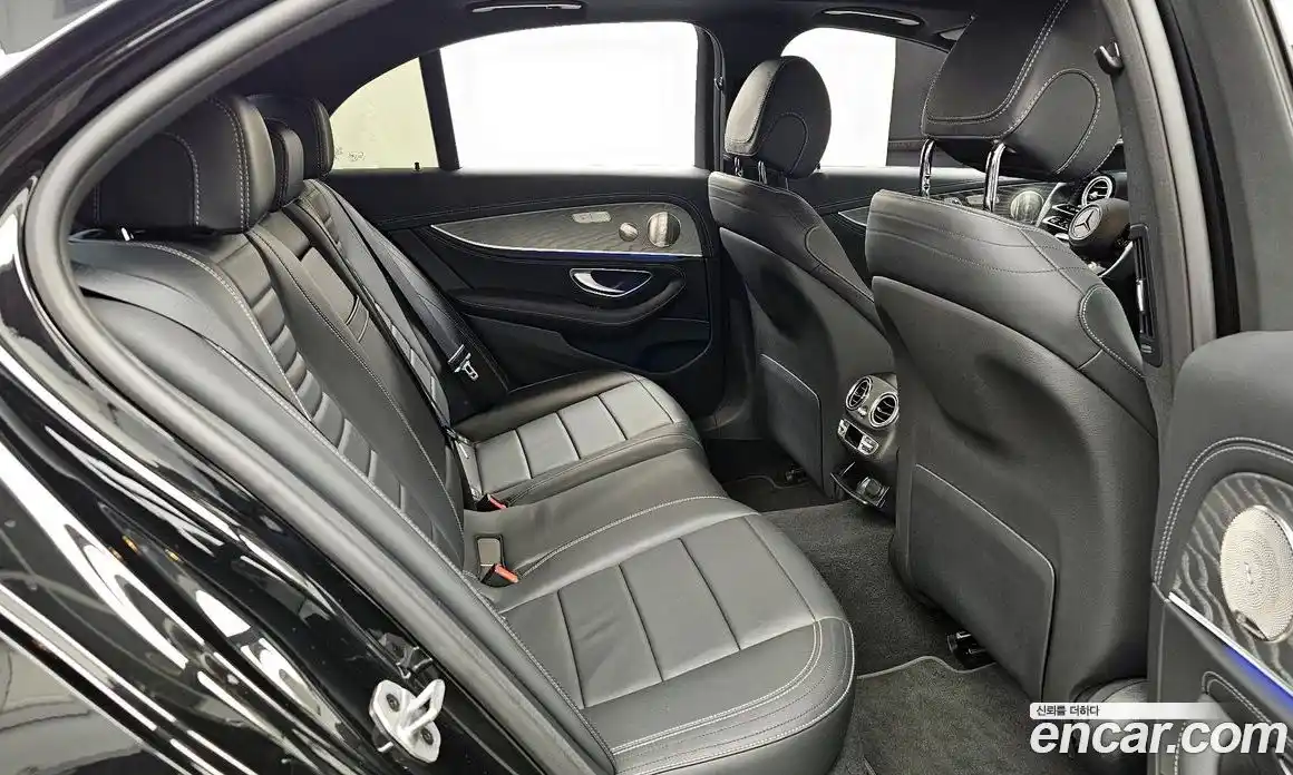 Mercedes-Benz E-Class 2021 2.0 Автомат в Москве № 201038, фото 12