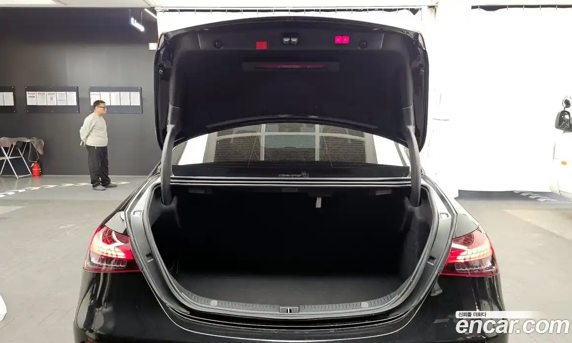 Mercedes-Benz E-Class 2021 2.0 Автомат в Москве № 201038, фото 20