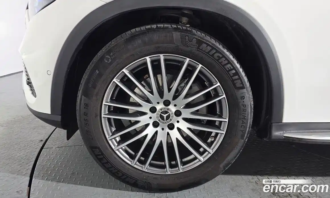 Mercedes-Benz GLC-Class 2025 2.0 Автомат в Москве № 206625, фото 1