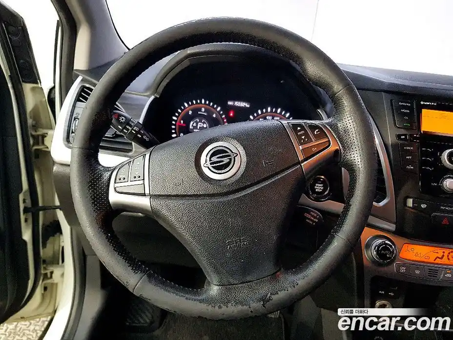 SsangYong Korando 2015 2.0 Автомат в Москве № 208447, фото 11