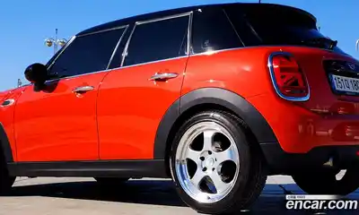 Mini Cooper 2019 1.5 Автомат в Москве № 210599, миниатюра 2
