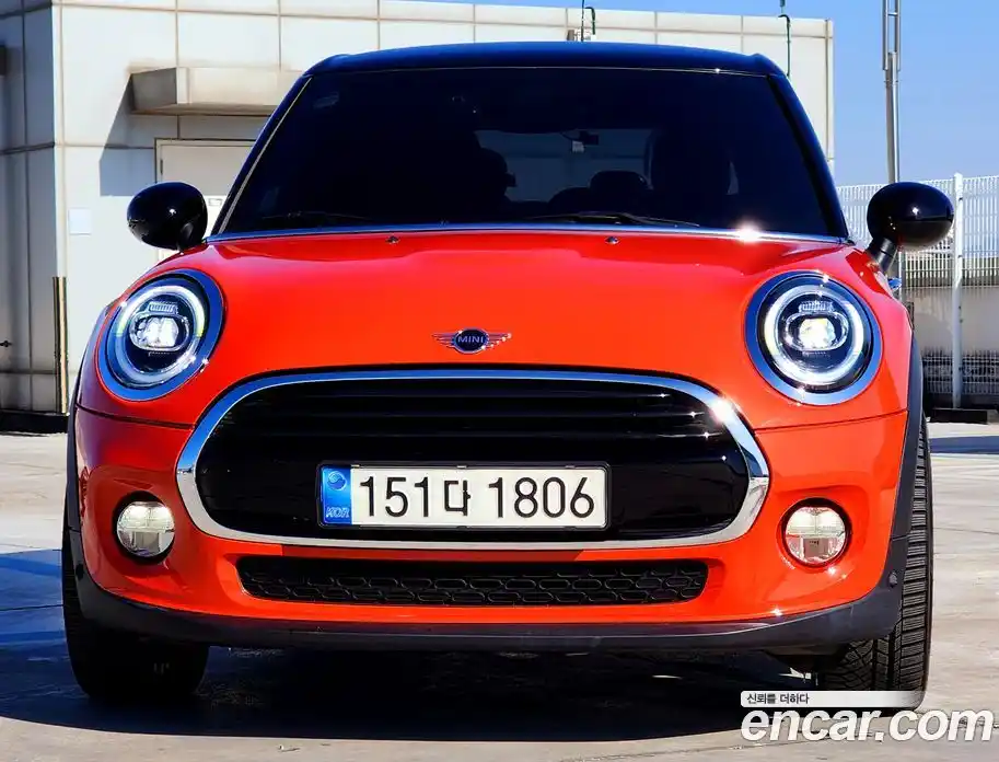 Mini Cooper 2019 1.5 Автомат в Москве № 210599, фото 3