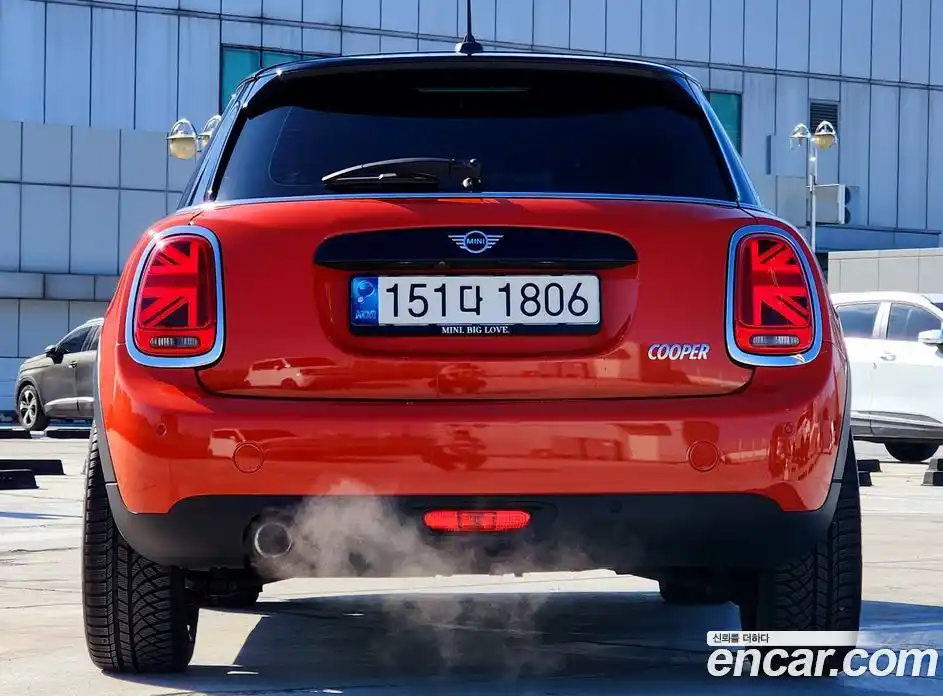 Mini Cooper 2019 1.5 Автомат в Москве № 210599, фото 4