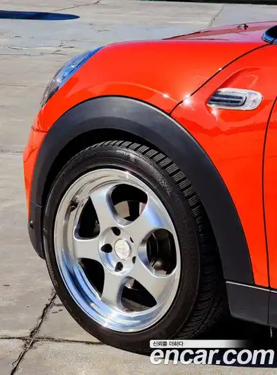 Mini Cooper 2019 1.5 Автомат в Москве № 210599, миниатюра 5