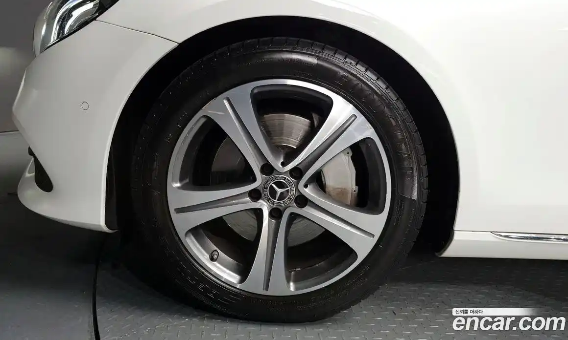 Mercedes-Benz E-Class 2019 2.0 Автомат в Москве № 212176, фото 5