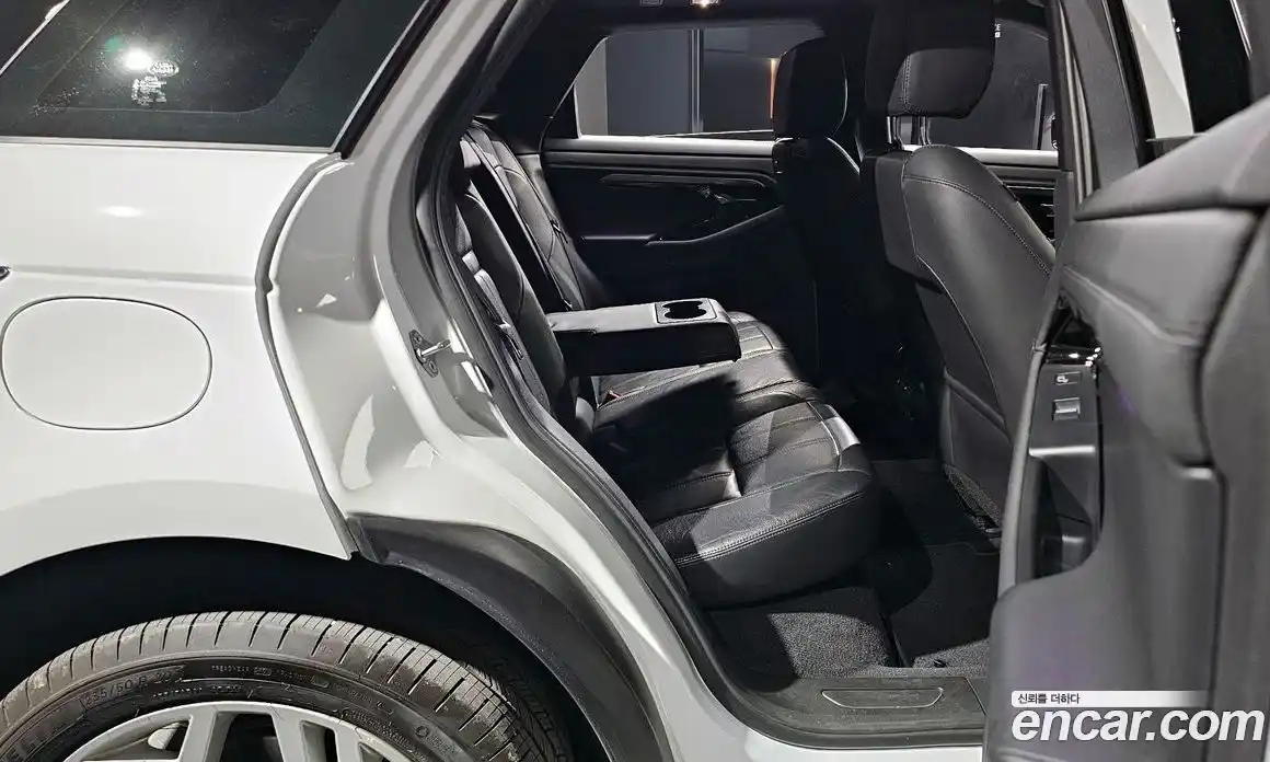 Land Rover Range-Rover Evoque 2022 2.0 Автомат в Москве № 213365, фото 14