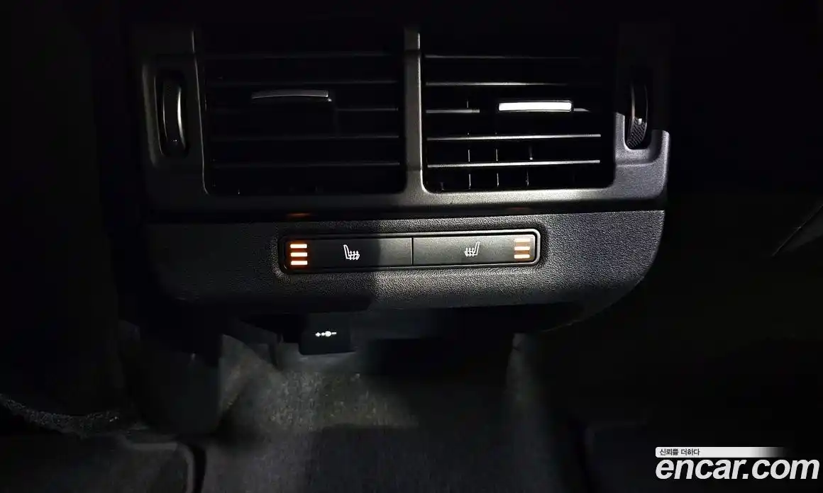 Land Rover Range-Rover Evoque 2022 2.0 Автомат в Москве № 213365, фото 3