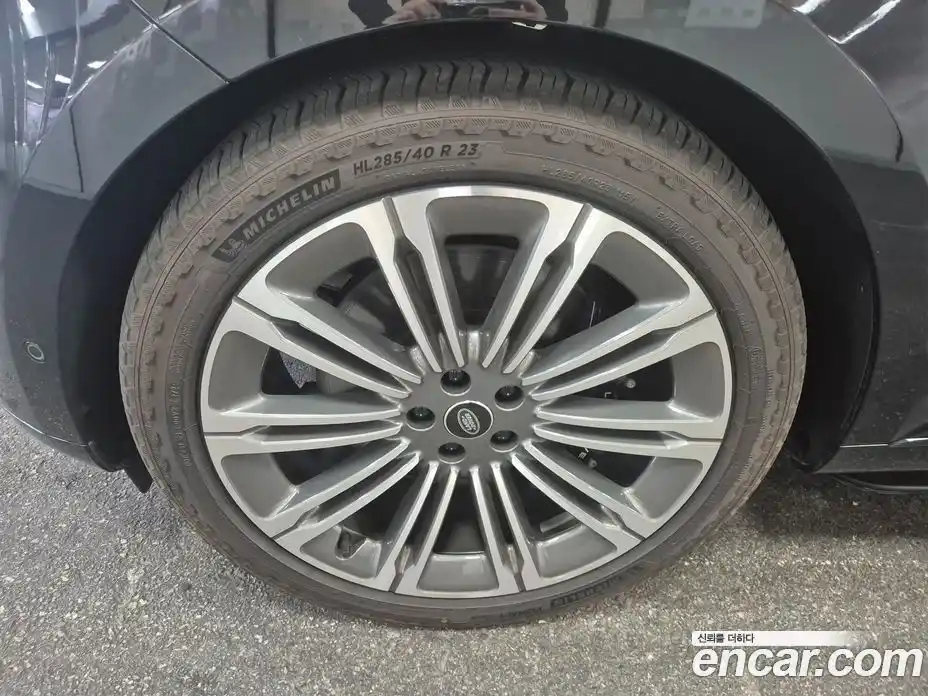 Land Rover Range-Rover 2025 4.4 Автомат в Москве № 213879, фото 4