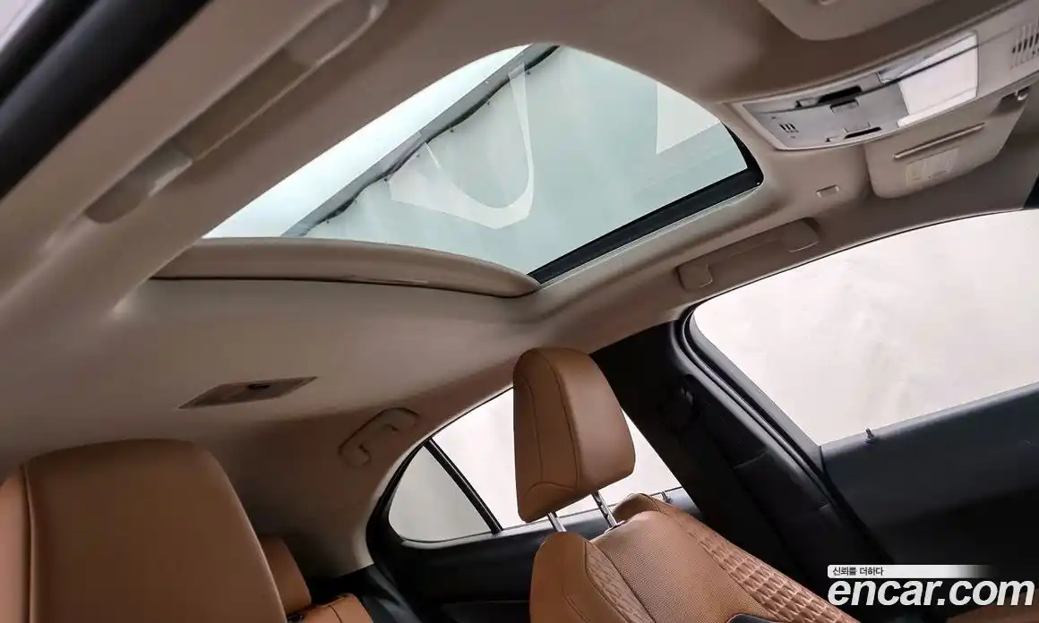 Lexus UX 2020 2.0 Автомат в Москве № 214688, фото 13