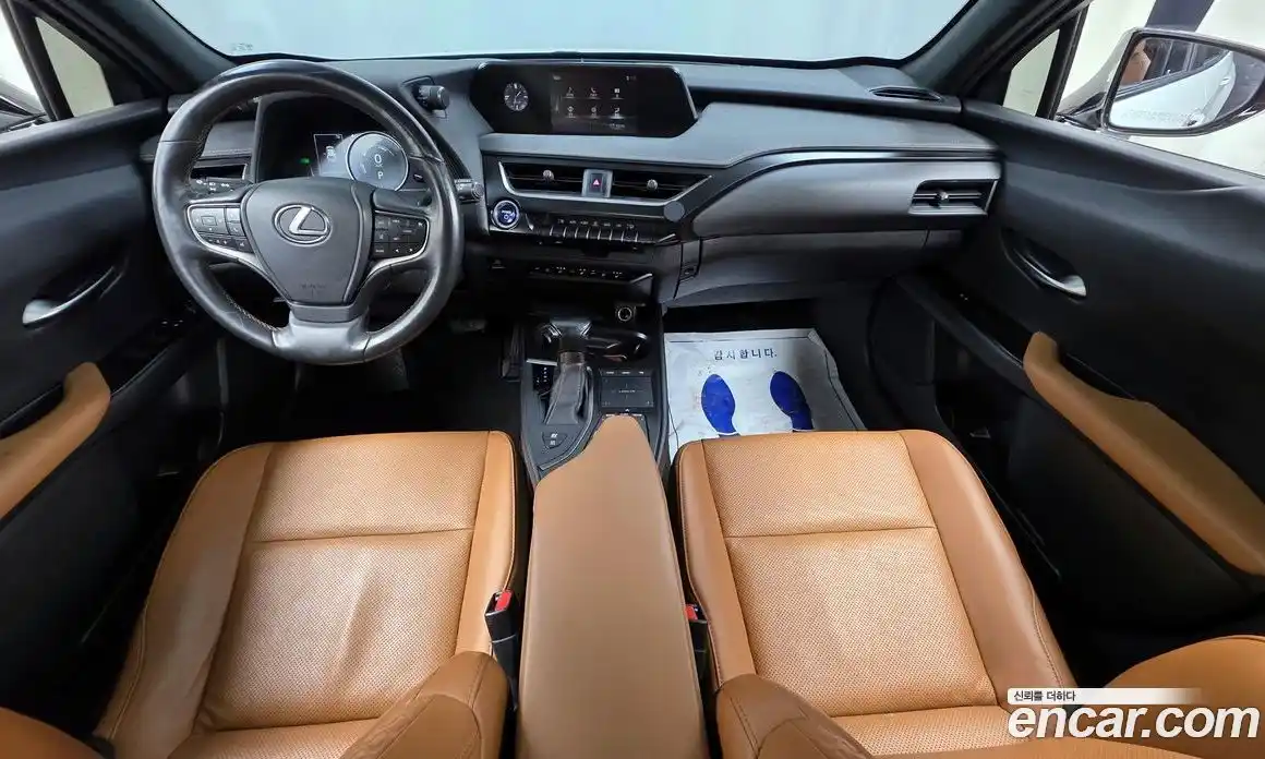 Lexus UX 2020 2.0 Автомат в Москве № 214688, фото 16