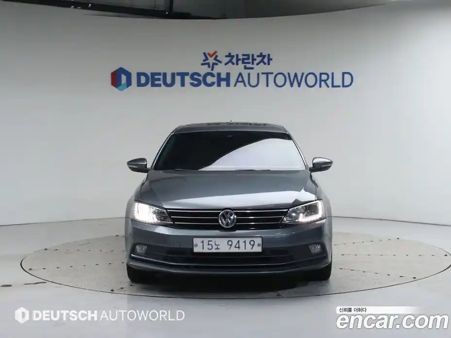 Volkswagen Jetta 2016 2.0 Автомат в Москве № 215380, фото 3