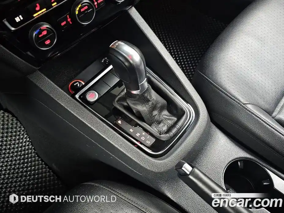 Volkswagen Jetta 2016 2.0 Автомат в Москве № 215380, фото 9