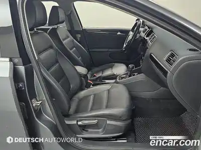 Volkswagen Jetta 2016 2.0 Автомат в Москве № 215380, миниатюра 10