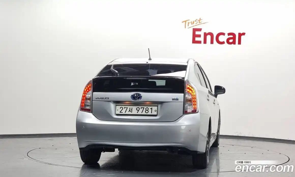 Toyota Prius 2012 1.8 Автомат в Москве № 215515, фото 1