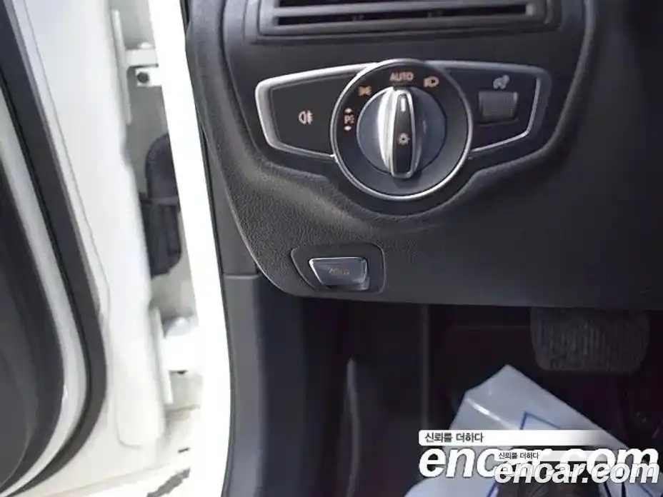 Mercedes-Benz C-Class 2018 2.0 Автомат в Москве № 221385, фото 13