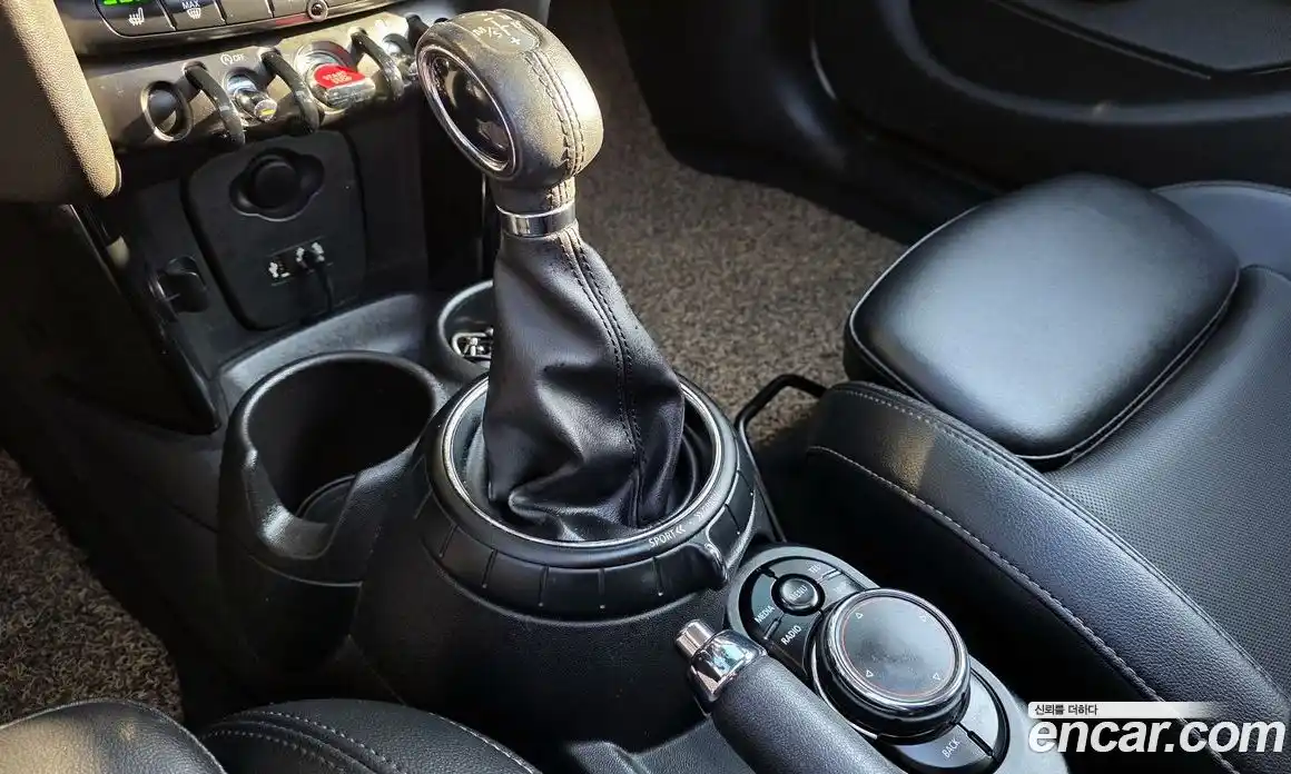 Mini Cooper 2015 1.5 Автомат в Москве № 222085, фото 14