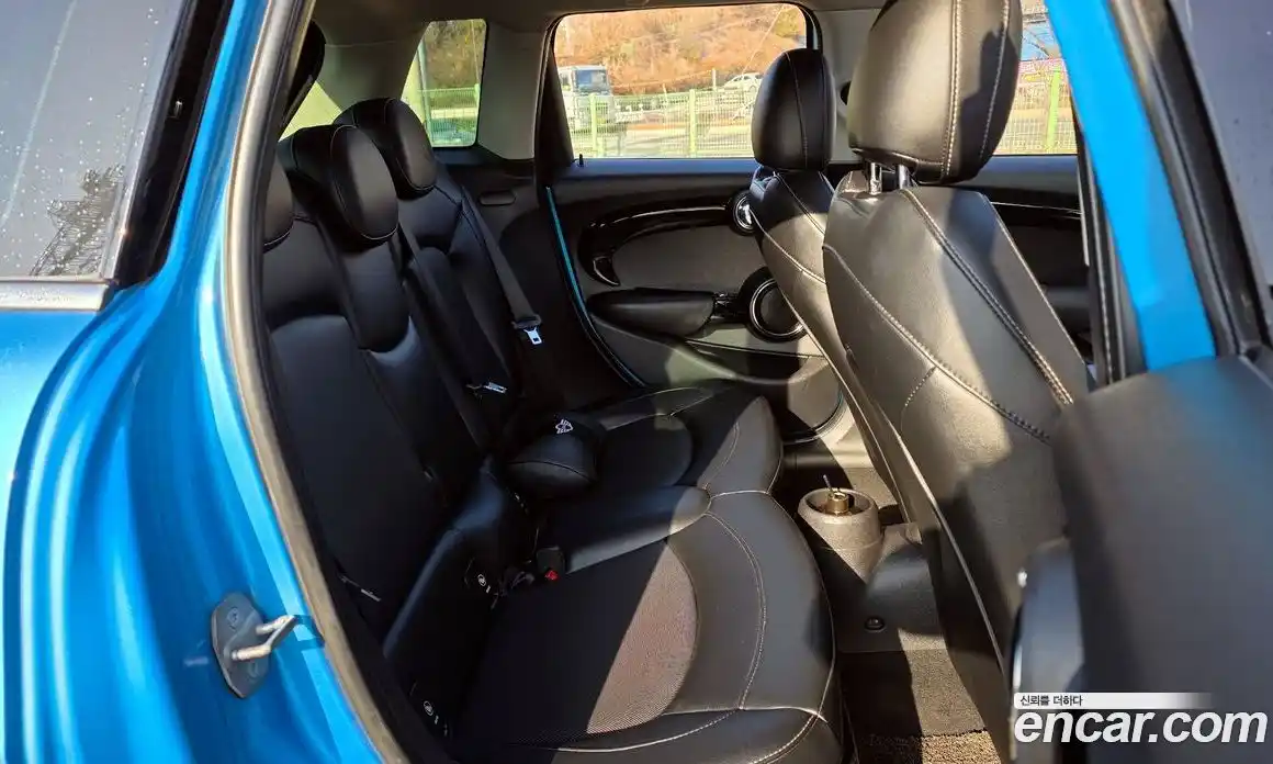 Mini Cooper 2015 1.5 Автомат в Москве № 222085, фото 15