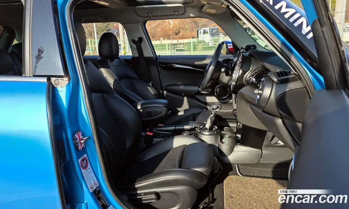 Mini Cooper 2015 1.5 Автомат в Москве № 222085, фото 18