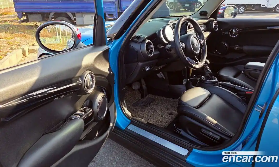 Mini Cooper 2015 1.5 Автомат в Москве № 222085, фото 10