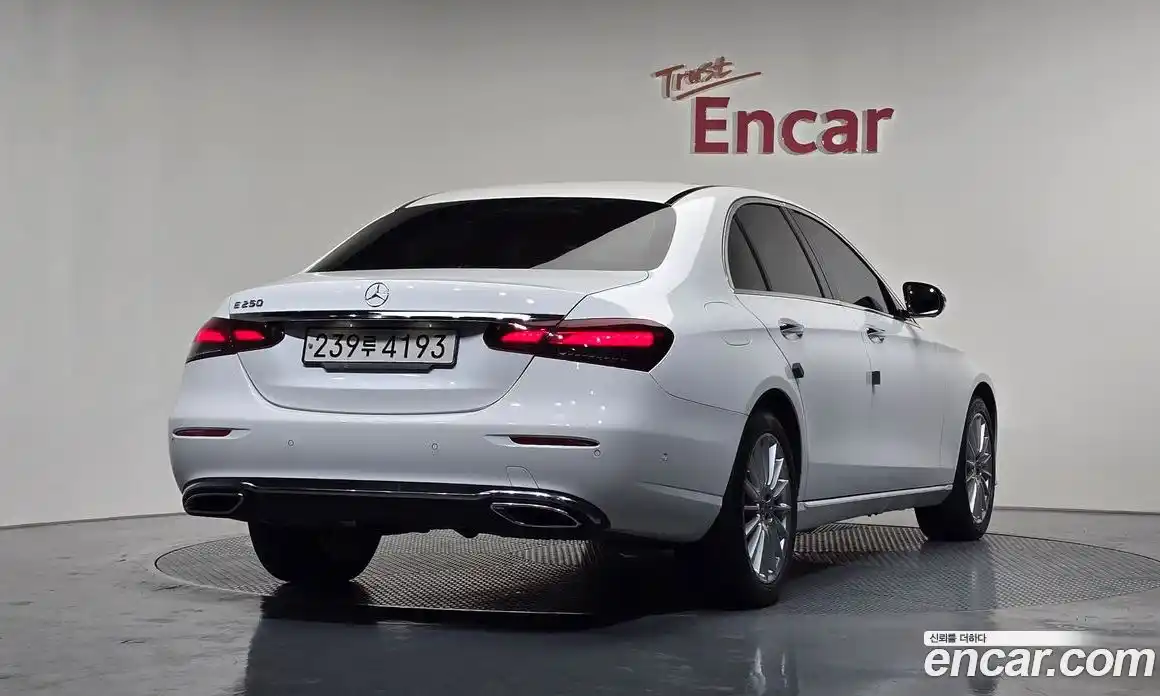 Mercedes-Benz E-Class 2022 2.0 Автомат в Москве № 223439, фото 7