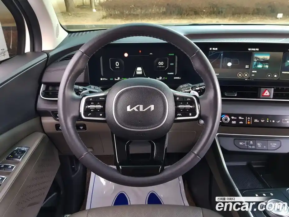 Kia Canival 2024 1.6 Автомат в Москве № 22539, фото 16