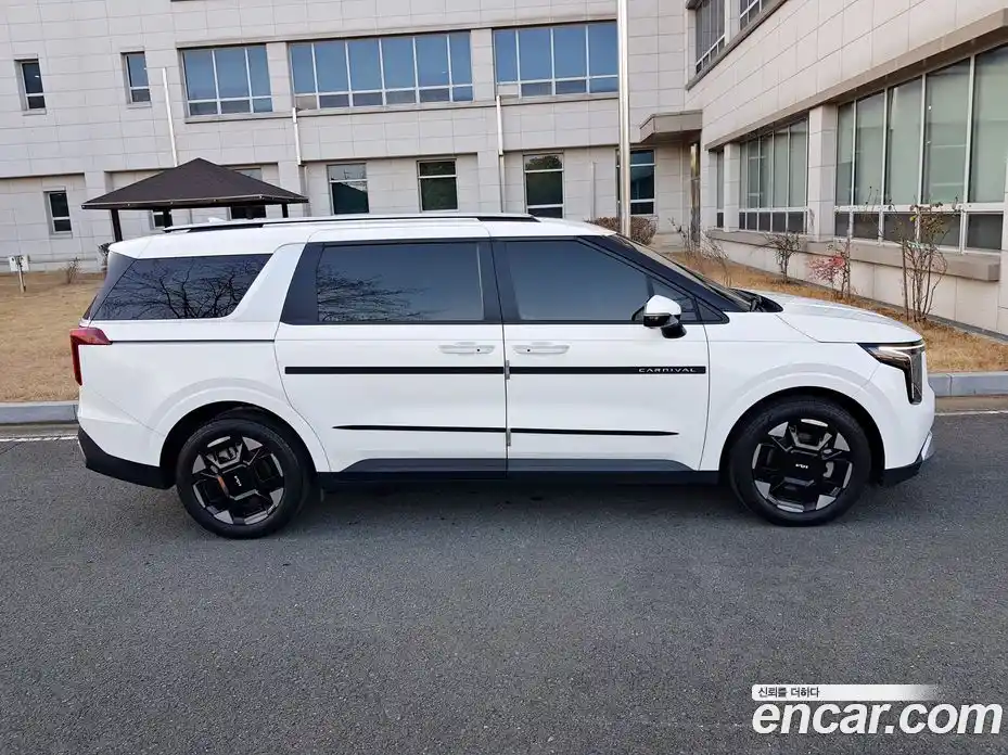 Kia Canival 2024 1.6 Автомат в Москве № 22539, фото 20