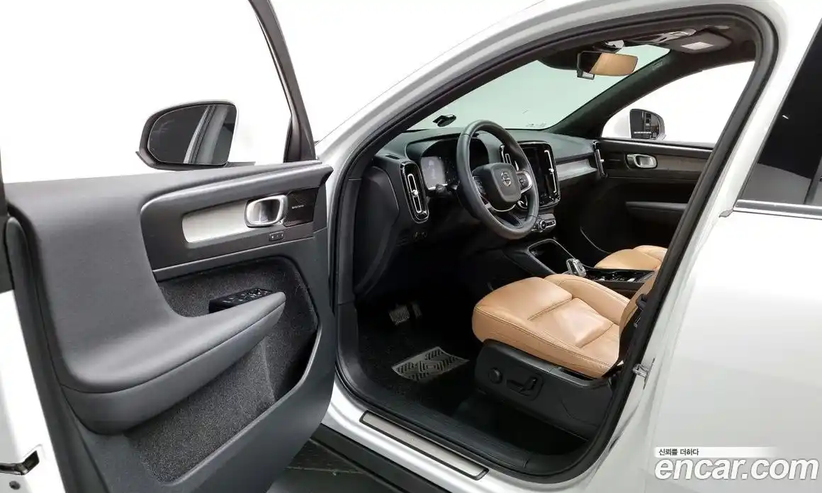 Volvo XC40 2021 2.0 Автомат в Москве № 228592, фото 11