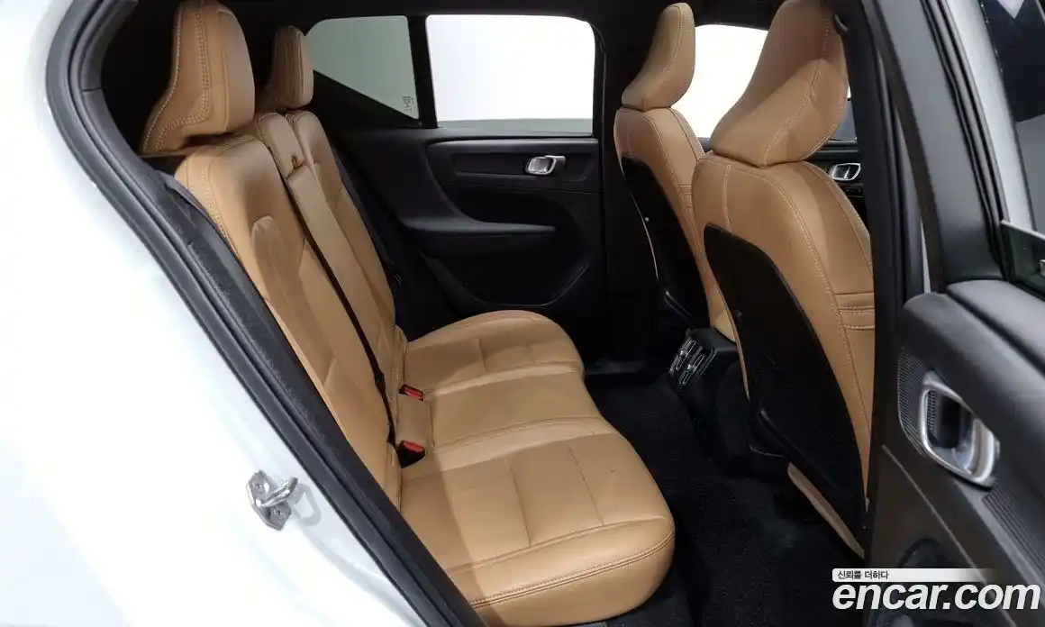 Volvo XC40 2021 2.0 Автомат в Москве № 228592, фото 14