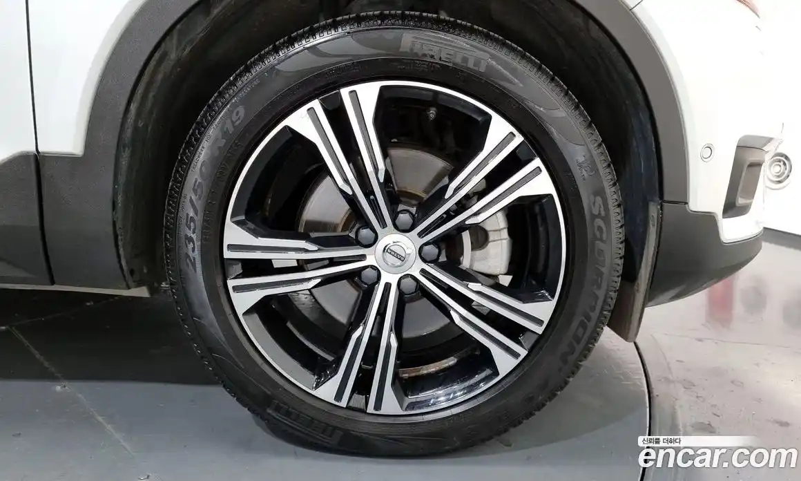 Volvo XC40 2021 2.0 Автомат в Москве № 228592, фото 10