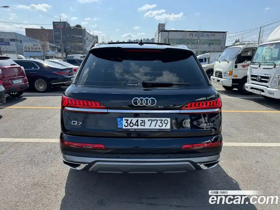 Audi Q7 2021 3.0 Автомат в Москве № 229939, фото 4