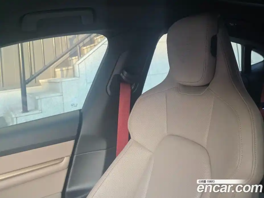 Porsche Taycan 2025 3.0 Автомат в Москве № 231095, фото 4