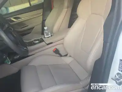 Porsche Taycan 2025 3.0 Автомат в Москве № 231095, миниатюра 5