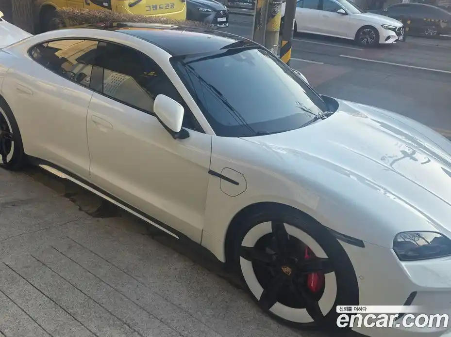 Porsche Taycan 2025 3.0 Автомат в Москве № 231095, фото 6