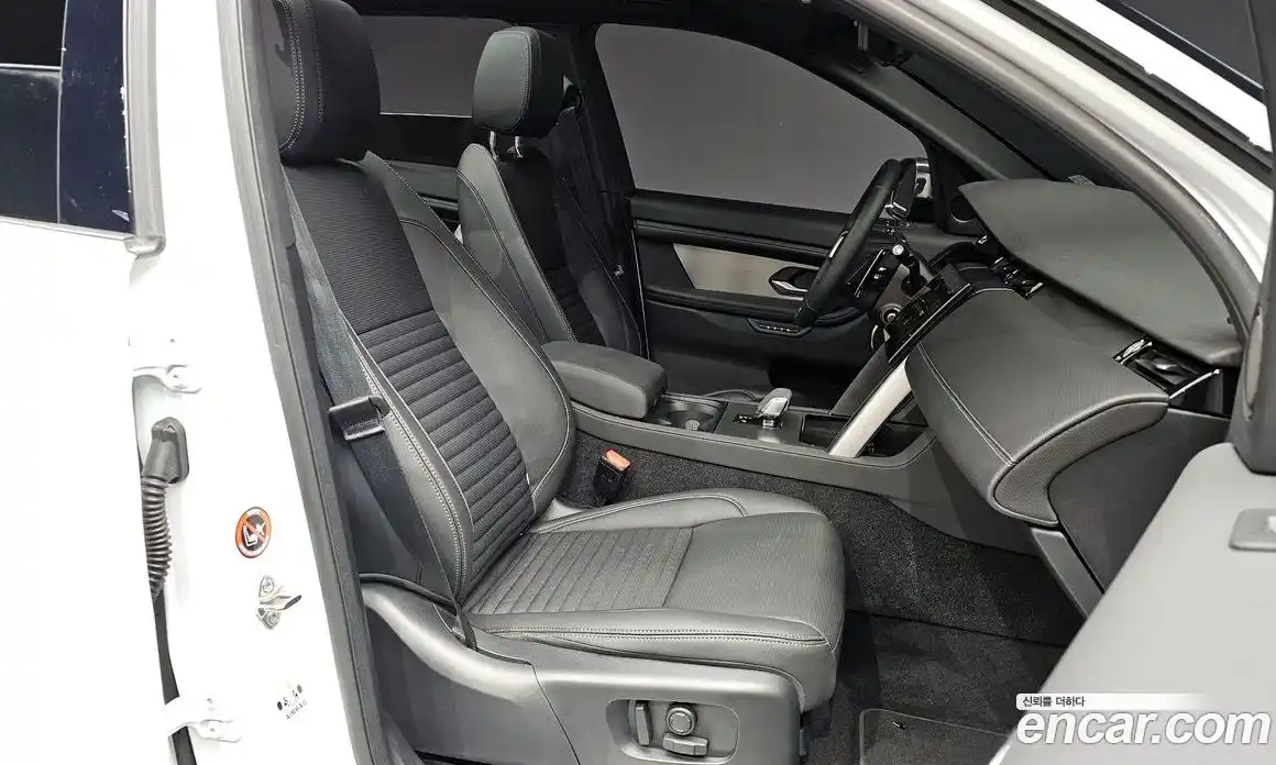 Land Rover Discovery Sport 2024 2.0 Автомат в Москве № 231118, фото 10