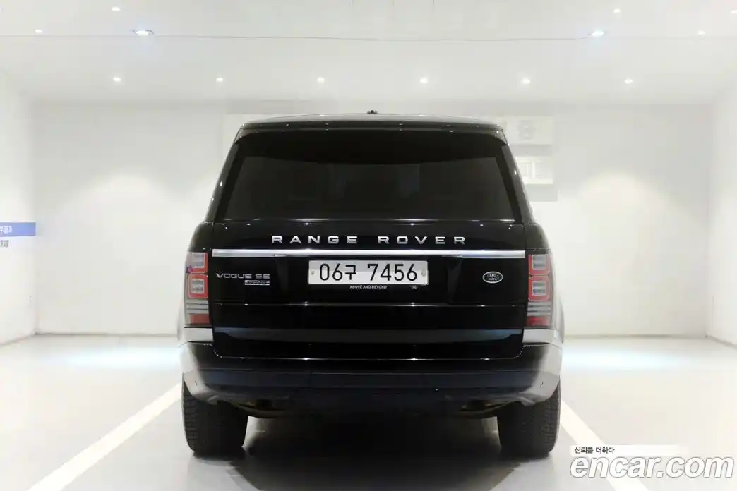 Land Rover Range-Rover 2015 4.4 Автомат в Москве № 252577, фото 4