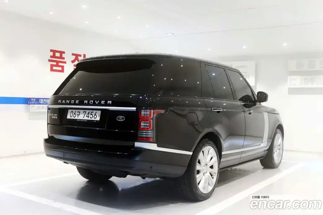 Land Rover Range-Rover 2015 4.4 Автомат в Москве № 252577, фото 9