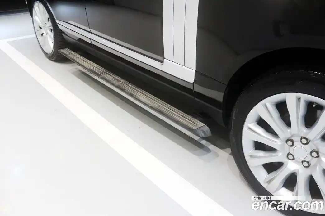 Land Rover Range-Rover 2015 4.4 Автомат в Москве № 252577, фото 10