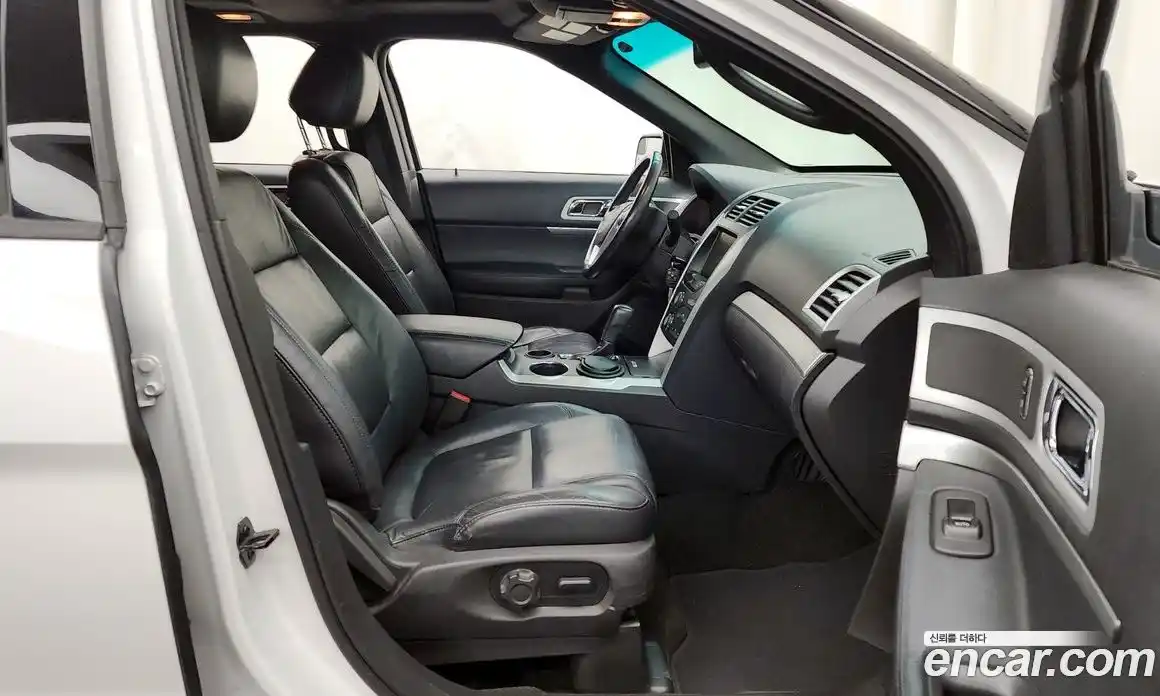 Ford Explorer 2014 2.0 Автомат в Москве № 255708, фото 10