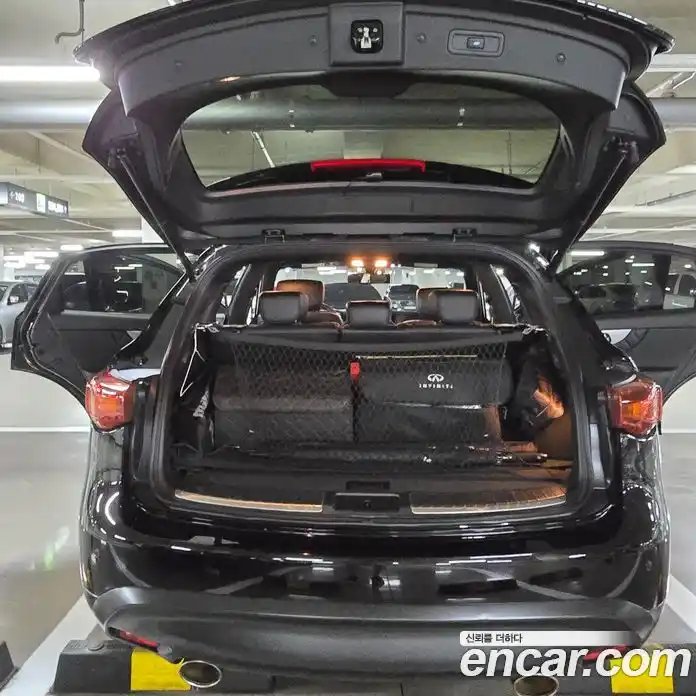 Infiniti QX70 2017 3.7 Автомат в Москве № 256202, фото 18